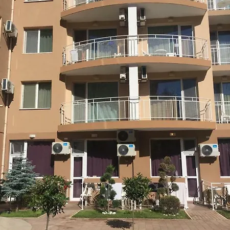 Bratanov Bahami * サニービーチ